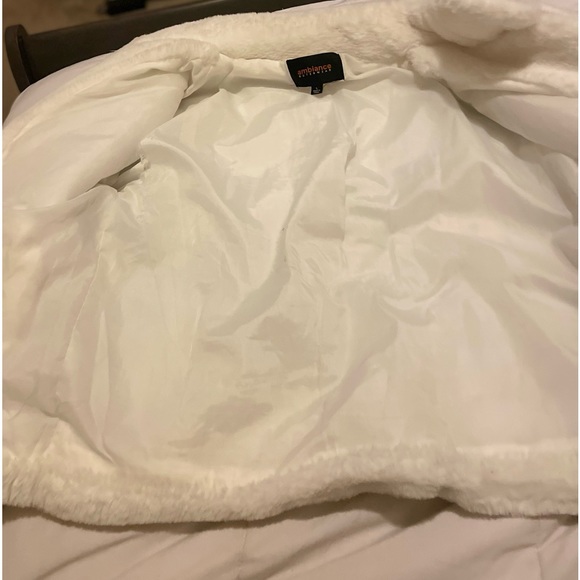 Teddy Winter Jacket. Size: L Color: Crème/ White - Picture 2 of 3